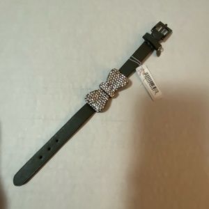‼️Any 5 jewelry for 20$‼️ Bracelet with gray band  with faux diamond bow.
